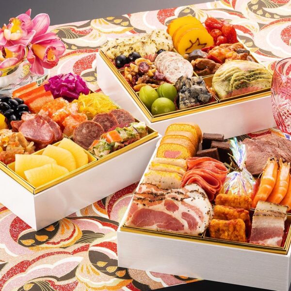 博多久松 洋風本格3段重おせち Sakurazaka 6.5寸3段重 2～3人 おせち料理 冷凍おせち 料亭のおせち