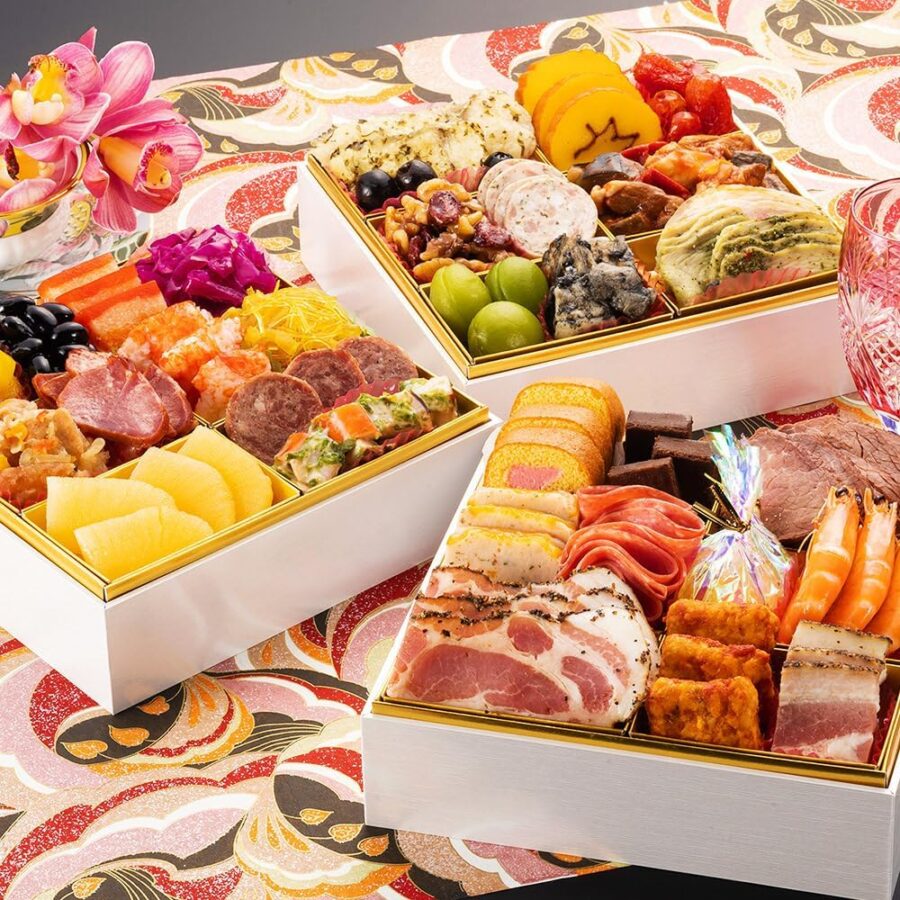 博多久松 洋風本格3段重おせち Sakurazaka 6.5寸3段重 2～3人 おせち料理 冷凍おせち 料亭のおせち